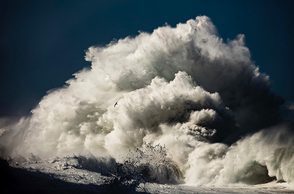Серия "Прорыв", исследующая силу океана. Фото: Rodd Owen / Fine Art Photography Awards