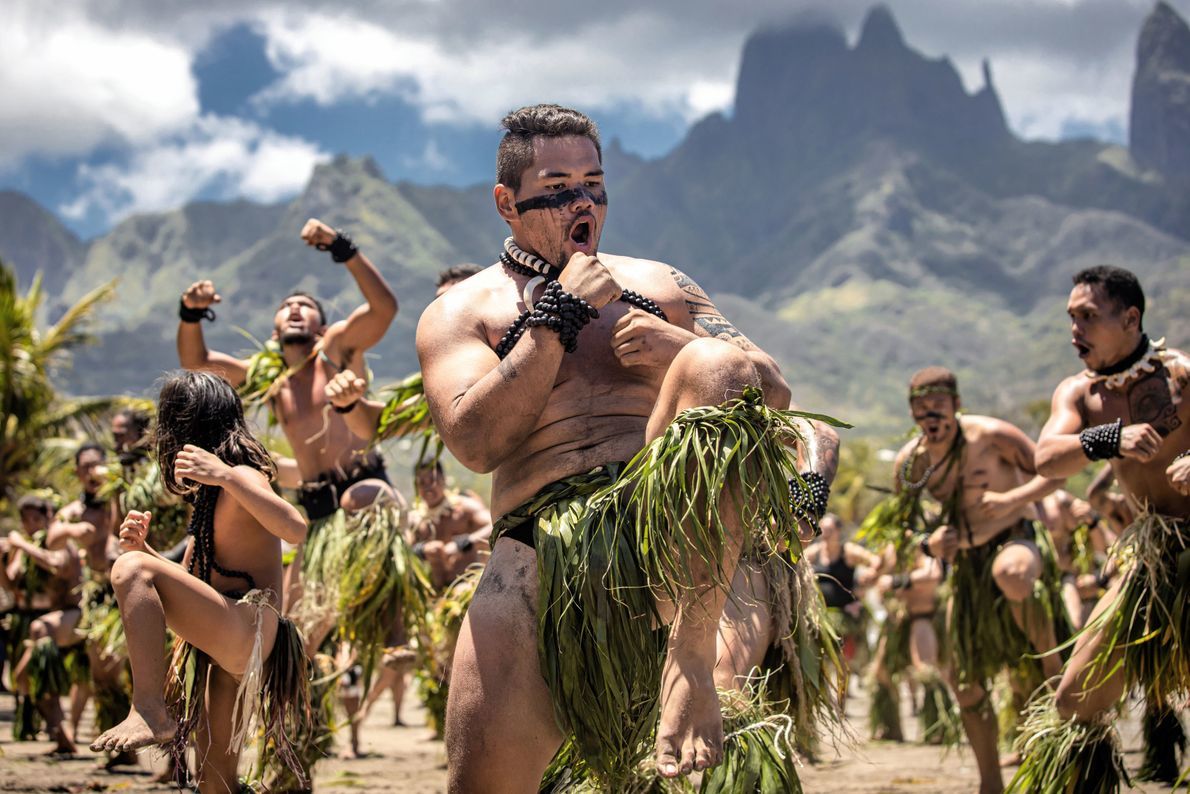Обладатель Гран-при. Выполнение ритуального танца хака новозеландских маори, остров Уа-Пу, Французская Полинезия. Фото: Hadriel Torres/National Geographic UK