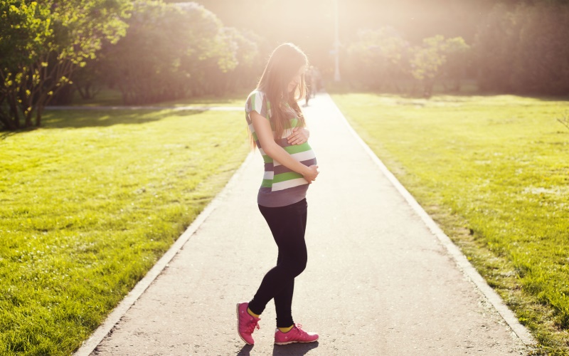 Wi-Fi и мобильные телефоны повышают риск выкидыша при беременности у женщин.