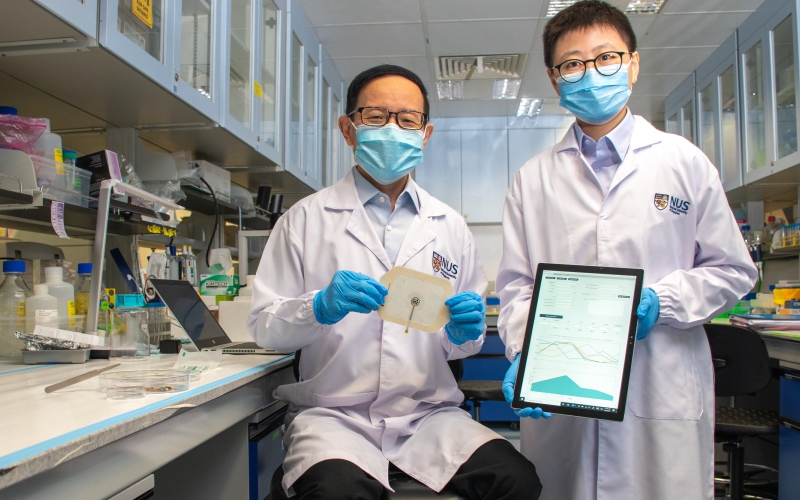 Ведущие исследователи из команды Национального университета Сингапура, разработавшей платформу VeCare для мониторинга хронических ран.