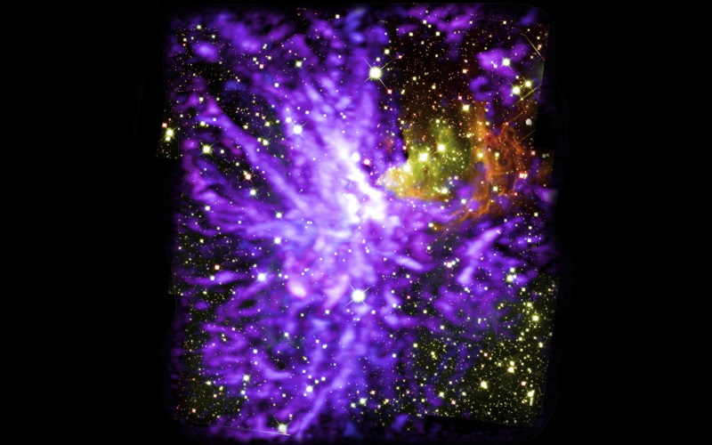 Телескопы Хаббла и ALMA запечатлели несколько космических фейерверков в звездообразном молекулярном облаке.