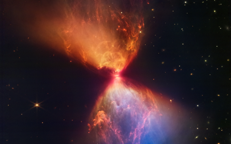 Взгляд космического телескопа Джеймса Уэбба на протозвезду L1527.