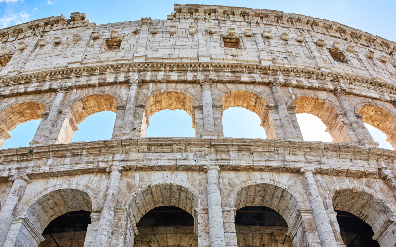 Новое исследование показывает, как древние римские бетонные конструкции смогли устоять по прошествии 2000 лет.