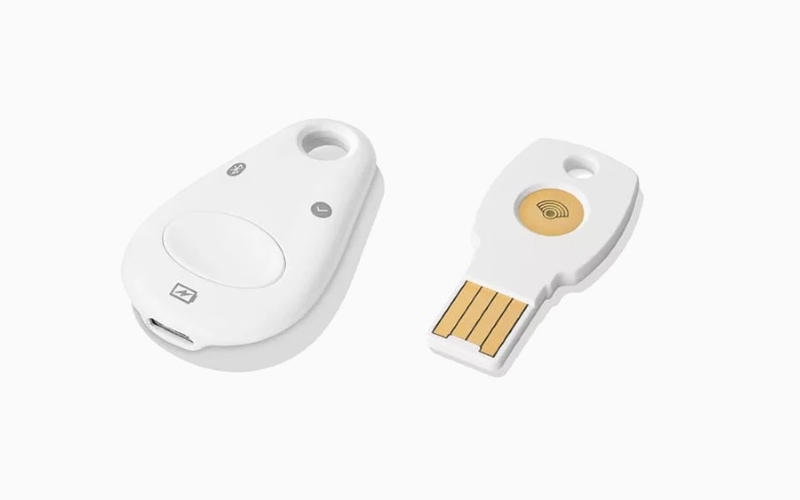 Ключ безопасности Titan от Google появится в форматах USB и Bluetooth.