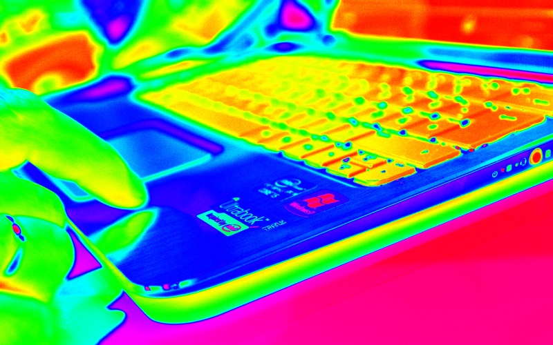 Пароль можно украсть с клавиатуры используя инфракрасную тепловизионную видеокамеру.
