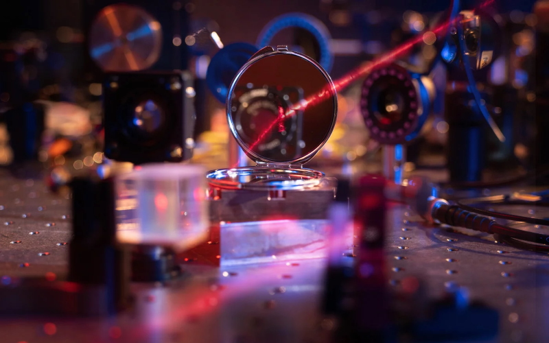 Зеркало, разработанное в Институте квантовой оптики им. Макса Планка, имеет размеры всего семь микрон.