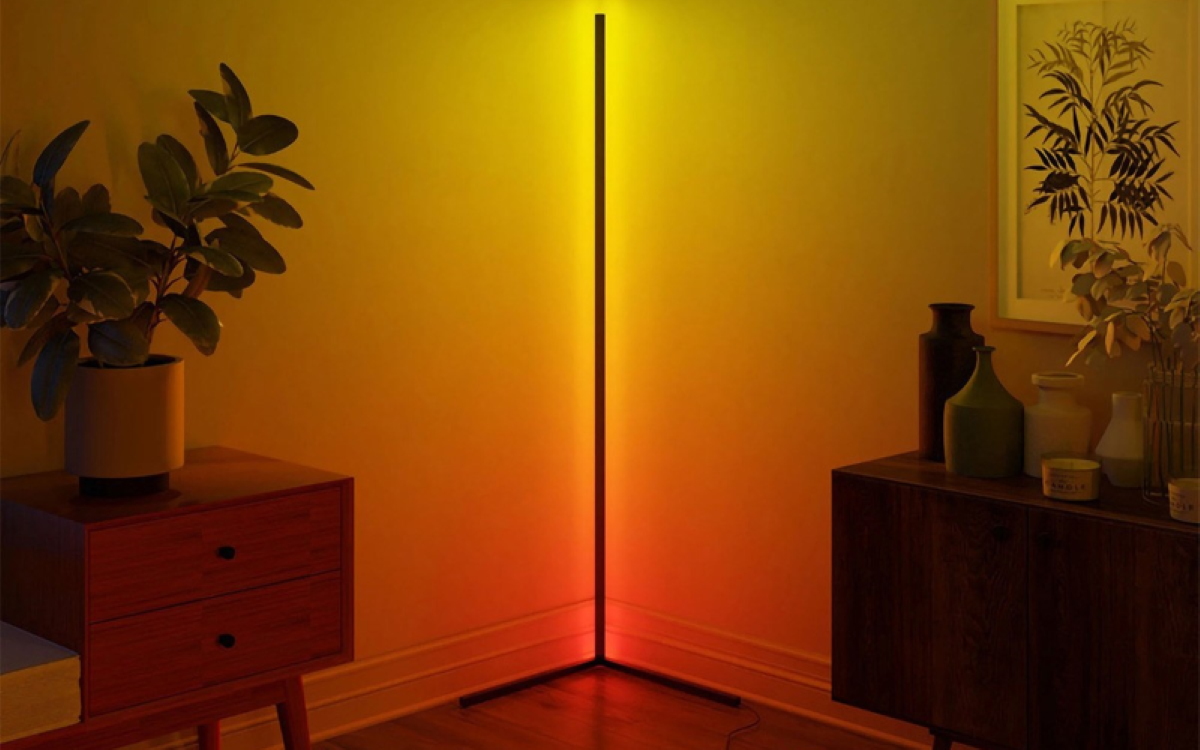 Эта новая угловая лампа предлагает более 16 миллионов цветовых вариантов.