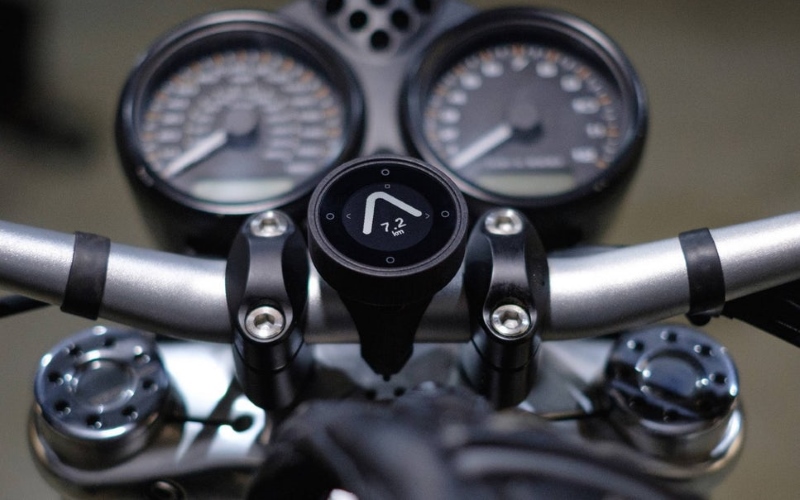 Beeline Moto: простой, чистый, минималистский навигационный гаджет для мотоциклистов.