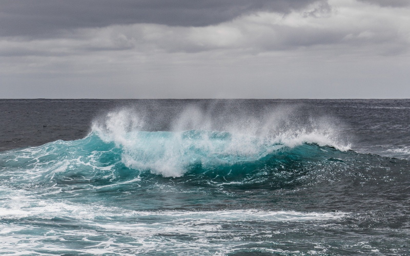Исследователи обнаружили, что подкисление океана увеличивает количество закиси азота, выбрасываемой в атмосферу.