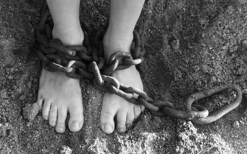 По данным ООН, около 50 миллионов человек во всем мире находятся в рабстве.