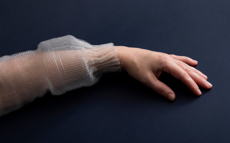 Цифровая ткань Массачусетского технологического института в виде рукава.
