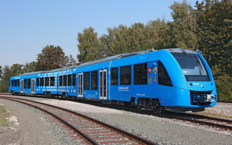 Пригородный поезд Coradia iLint компании Alstom.