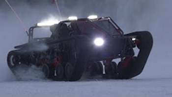 Ripsaw EV3-F1 - это двухместный гусеничный танк для отдыха с двигателем Hellcat Hemi объемом 727 кубических дюймов, который имеет до 1500 лошадиных сил .... что делает Ripsaw EV3-F1 похожим ракету на гусеницах. Ripsaw выставлен как «самый несносный автомобиль, когда-либо созданный», и мы не спорим.